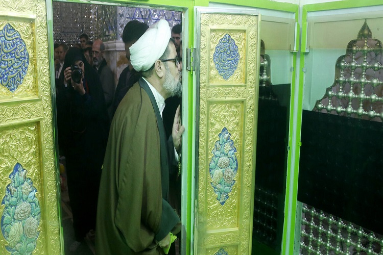 برگزاری آئین غبارروبی صحن امامزاده حسن(ع) کرج برگزاری آئین غبارروبی صحن امامزاده حسن(ع) کرج