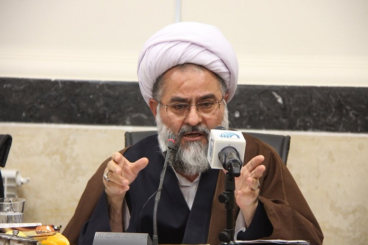 برخی مسئولین با یک حرف، ثمره تبلیغ دینی را از بین می‌برند/ تدریس بیانیه گام دوم در حوزه و دانشگاه