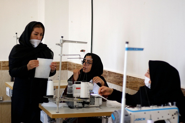 تولید بیش از 5 هزار ماسک و گان بهداشتی در جهاددانشگاهی آذربایجان&zwnj;شرقی