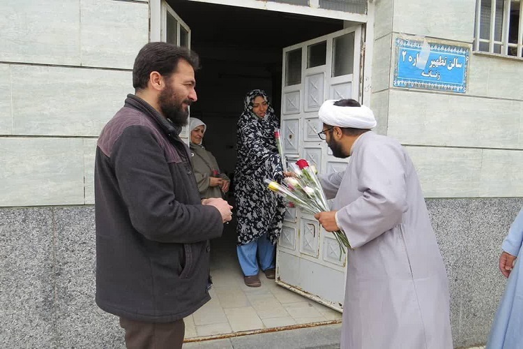 تقدیر طلاب همدانی از کادر آرامستان باغ بهشت