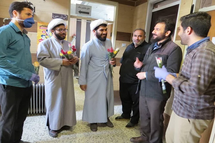 تقدیر طلاب همدانی از کادر آرامستان باغ بهشت
