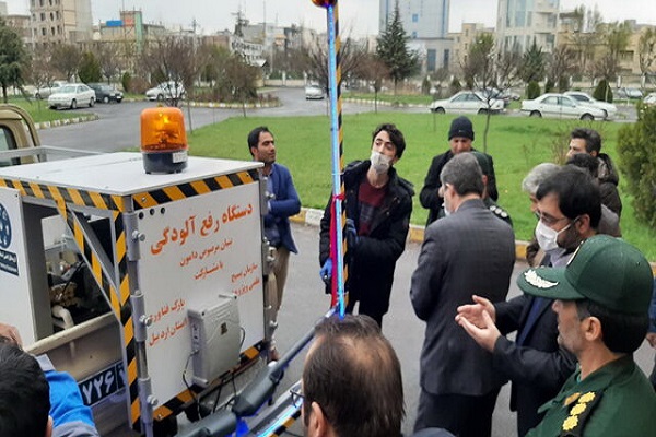 رونمایی از ماشین ضدعفونی&zwnj;کننده اتوماتیک شهری در اردبیل