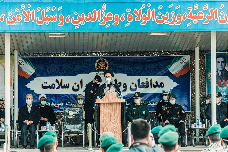 امام(ره) با اقدام راهبردی نقشه دشمنان را در انحلال ارتش خنثی کردند