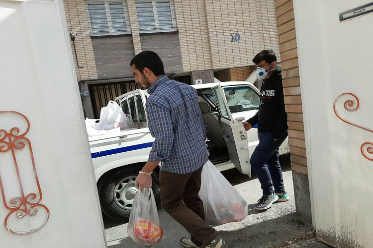 توزیع ۲۵۰ بسته غذایی به همت گروه جهادی شهید احمدی همدان توزیع ۲۵۰ بسته غذایی به همت گروه جهادی شهید احمدی همدان