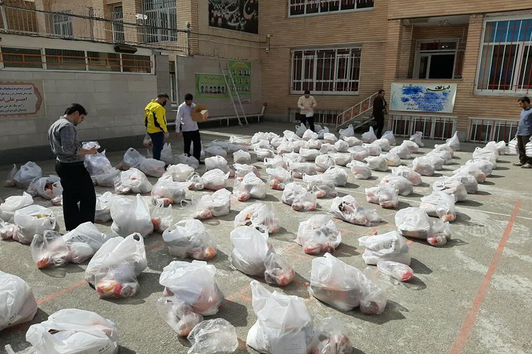 توزیع ۲۵۰ بسته غذایی به همت گروه جهادی شهید احمدی همدان توزیع ۲۵۰ بسته غذایی به همت گروه جهادی شهید احمدی همدان