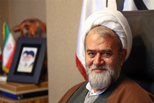 مواسات و همدلی باعث نزول رحمت الهی می&zwnj;شود