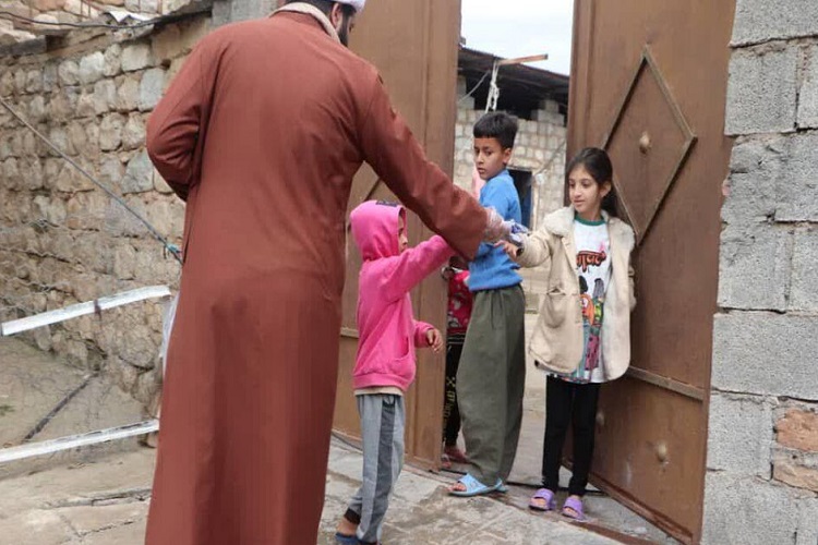 خادمان بی ادعا خادمان بی ادعا
