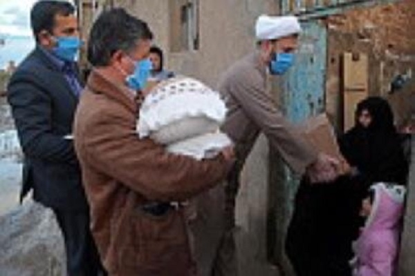 توزیع ۱۰۰ بسته حمایتی توسط مرکز افق امامزاده احمد(ع)