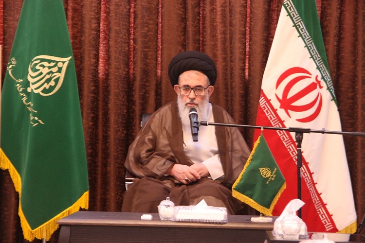 استفاده از تمام امكانات برای حل مشكل كرونا حكم عقل و شرع است