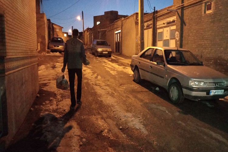 توزیع ۵۵ بسته معیشتی در شب یلدا بین نیازمندان در اهر