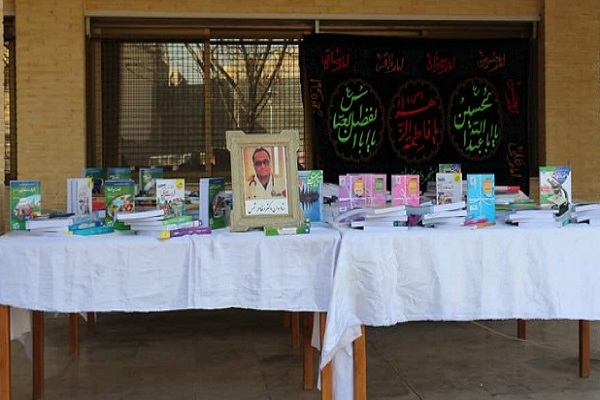 اهدای 170 جلد کتاب به کتابخانه &laquo;درخشان&raquo; توسط شهید مدافع سلامت