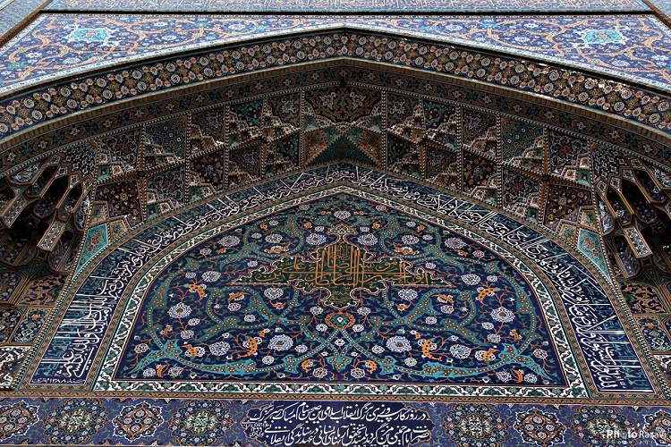 روایتی از نقوش اسلیمی در حرم مطهر رضوی