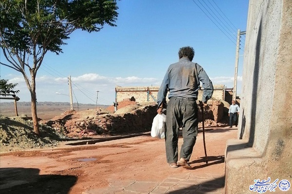ارسالی شنبه لطفا ///// توزیع 110 بسته غذایی و بهداشتی به یاد سردار دلها در بین نیازمندان بیرجند