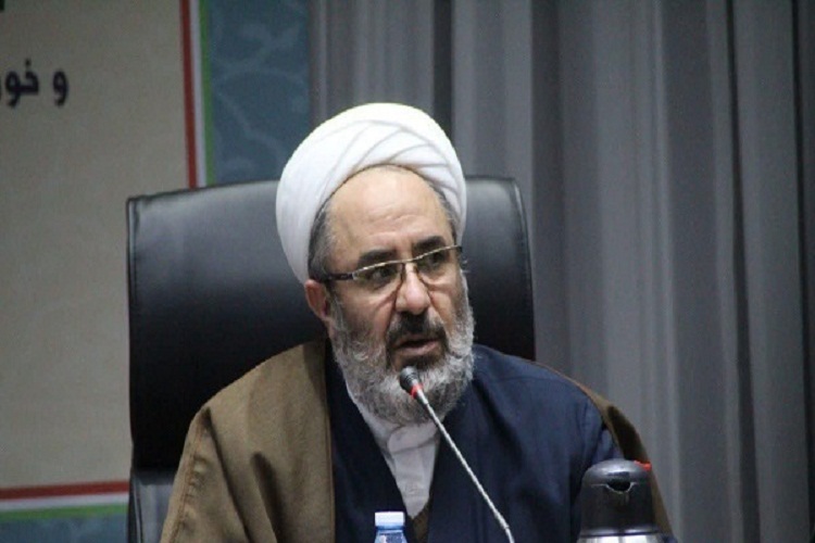 سلاح دشمن برای مقابله با انقلاب تبلیغات است