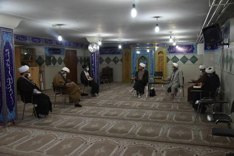 توانمندسازی &laquo;امام محله&raquo;؛ ایجاد یک نیروی آماده&zwnj;به&zwnj;خدمت در حل مسئله&zwnj;های محل است