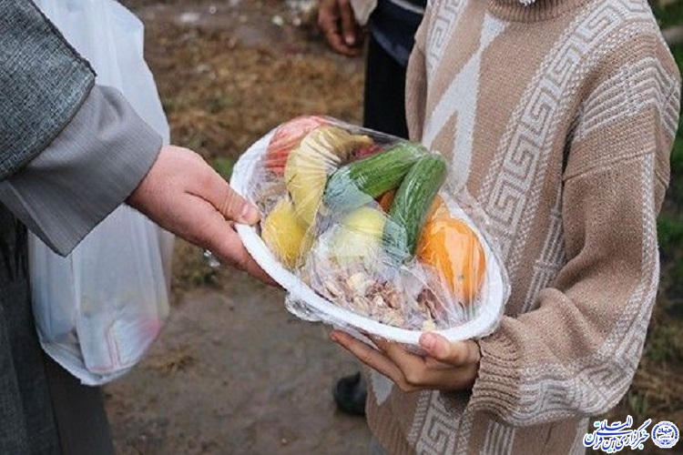 توزیع بیش از 4000 بسته میوه در شهر و روستاهای شهرستان بجنورد