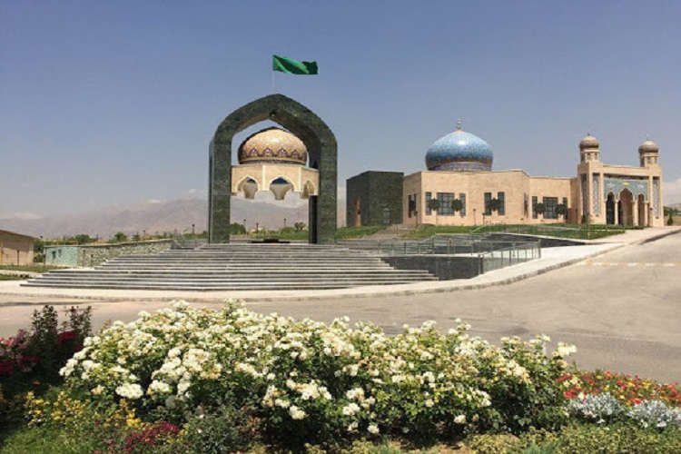 کلنگ&zwnj;زنی یادمان شهدای سمنان در شوش