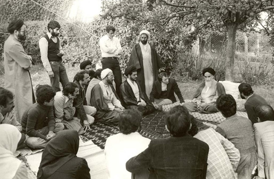 تبعید امام(ره)؛ جهانی شدن تفکر انقلاب اسلامی پیش از پیروزی تبعید امام(ره)؛ جهانی شدن تفکر انقلاب اسلامی پیش از پیروزی