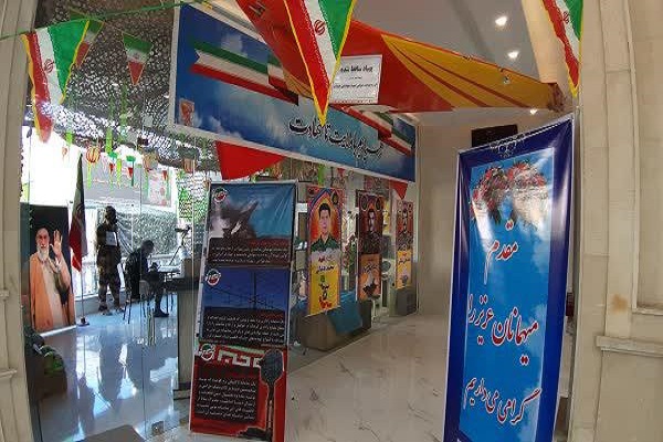 بازخوانی نمایش «از غدیر تا انقلاب» در نمایشگاه فجر فاطمی ملایر