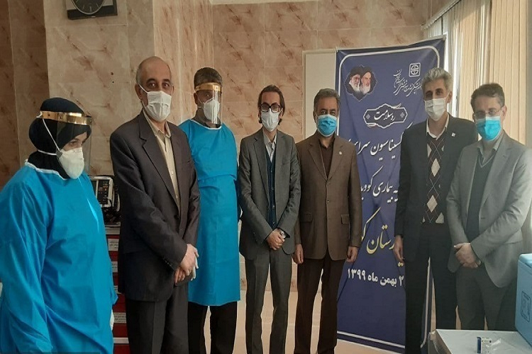 ۱۵ نفر در سمنان واکسن کرونا دریافت کردند ۱۵ نفر در سمنان واکسن کرونا دریافت کردند
