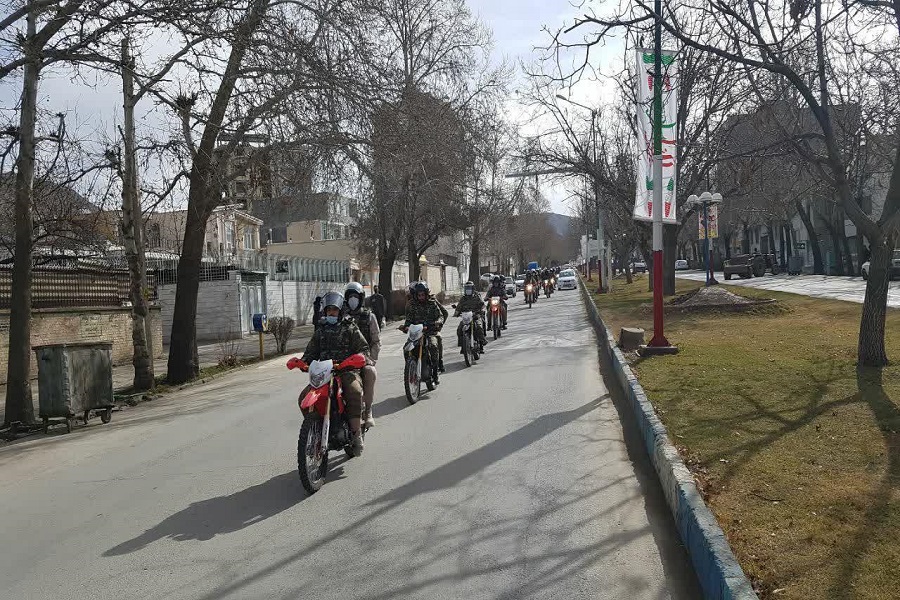 عکس | راهپیمایی موتوری و خودرویی ۲۲ بهمن در تویسرکان