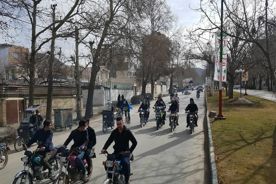 عکس | راهپیمایی موتوری و خودرویی ۲۲ بهمن در تویسرکان