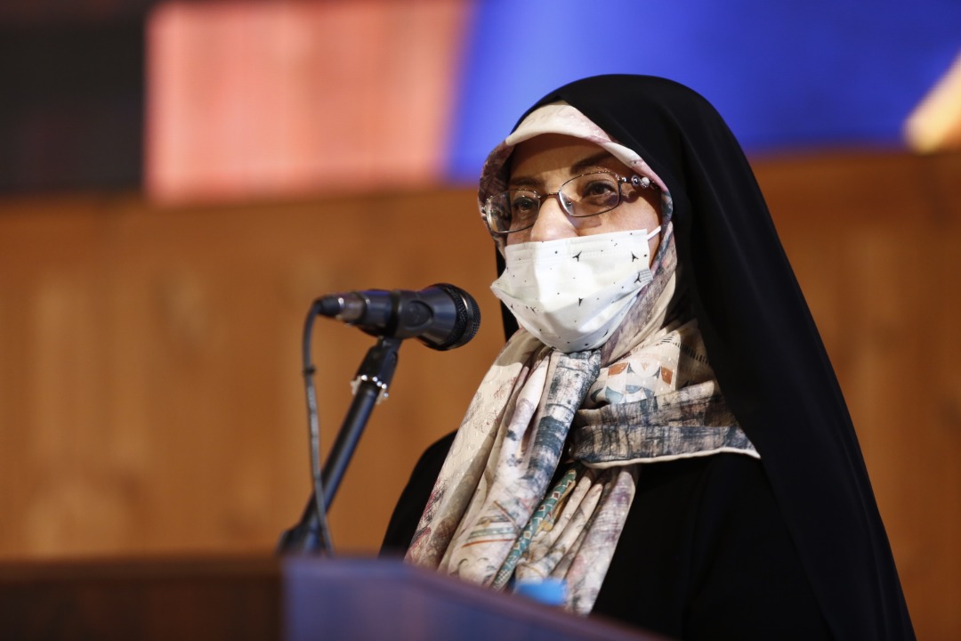آشنا: جای دلار خامه‌یار داریم / خامه‌یار: امریکا جای ایران کلنگ دانشگاه در عراق را زد