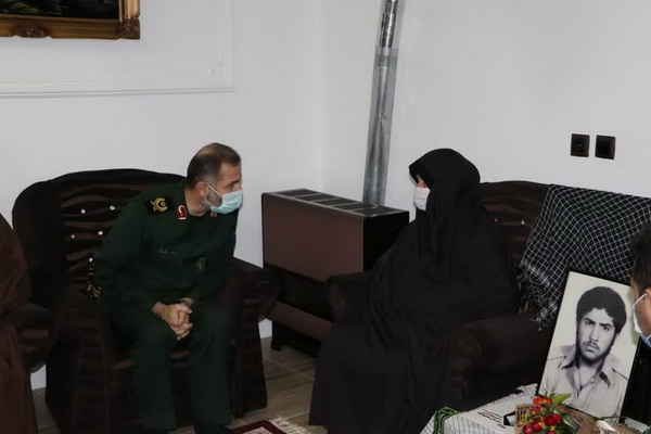 دیدار فرمانده سپاه کربلا از خانواده شهید قدسی
