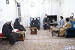 دیدار نماینده ولی‌فقیه در استان یزد با مادر شهید علی‌محمدی