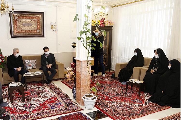 استاندار آذربایجان&zwnj;شرقی از همسر شهید محمد غضنفری تجلیل کرد