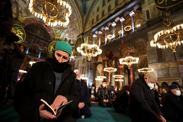 مراسم «لیلةالرغائب» در مسجد ایاصوفیه استانبول برگزار شد