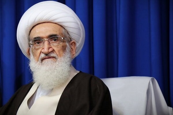زنان و بانوان در تمام ابعاد خود را در تراز انقلاب اسلامی قرار دهند