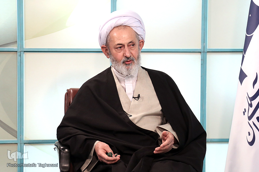 مصاحبه//لازمه اخلاق پژوهشی کنترل مسئولان از سوی اساتید دانشگاه است