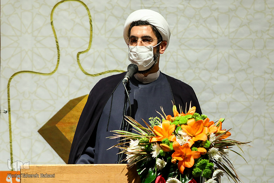 اعطای تندیس فداکاری به دانشجویان در ایستگاه دهم؛ تقدیر از مدافعان جبهه سلامت اعطای تندیس فداکاری به دانشجویان در ایستگاه دهم؛ تقدیر از مدافعان جبهه سلامت