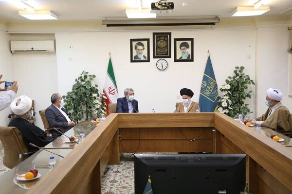 تقدیر آیت&zwnj;الله حسینی بوشهری از جامعه سلامت