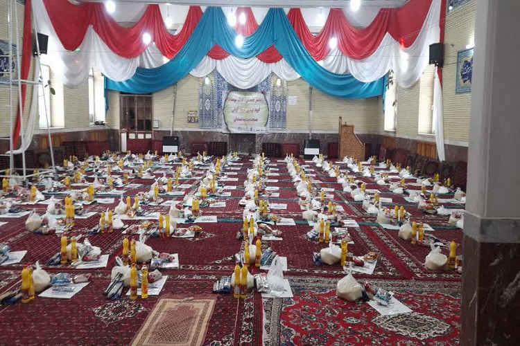 اهدای 128 بسته کمک مؤمنانه به نیازمندان همدانی + عکس اهدای 128 بسته کمک مؤمنانه به نیازمندان همدانی + عکس