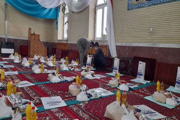 اهدای 128 بسته کمک مؤمنانه به نیازمندان همدانی + عکس اهدای 128 بسته کمک مؤمنانه به نیازمندان همدانی + عکس