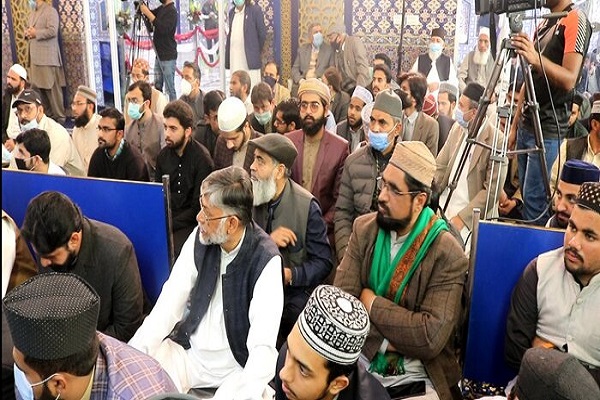 کریم منصوری در مراسم افتتاح مسجد جدید لاهور
