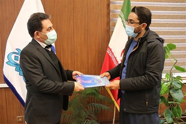 اشکهای پدر گامهایم را در وادی قرآن مستحکمتر کرد اشکهای پدر گامهایم را در وادی قرآن مستحکمتر کرد