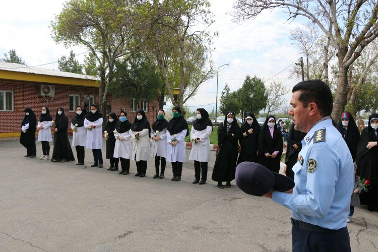 تقدیر جامعه قرآنی پایگاه شهید فکوری تبریز از کادر درمانی تقدیر جامعه قرآنی پایگاه شهید فکوری تبریز از کادر درمانی