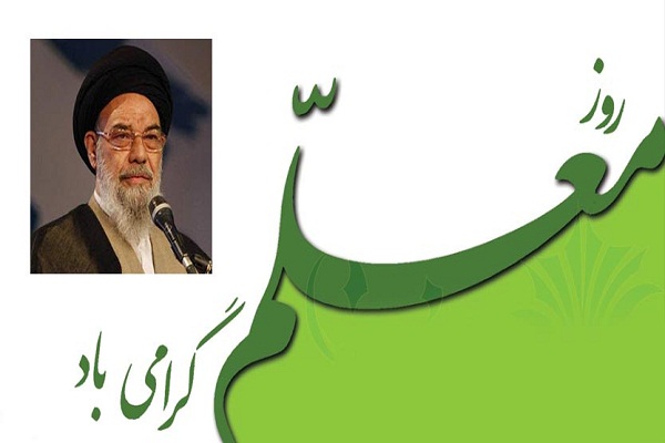 معلمان در خط مقدم جبهه فرهنگی هستند