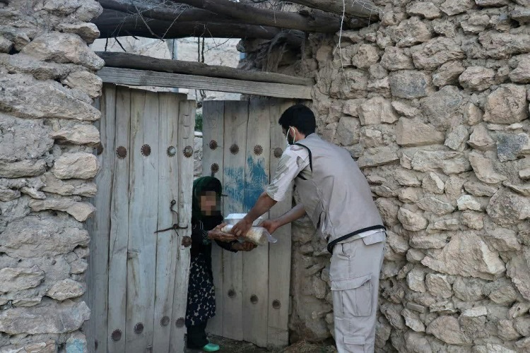 عکس | حضور گروه جهادی شهید سلگی در روستای محروم دارقشلاق