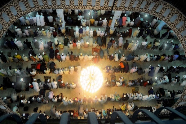 نگاهی به بزرگترین مسجد بنگلادش + فیلم
