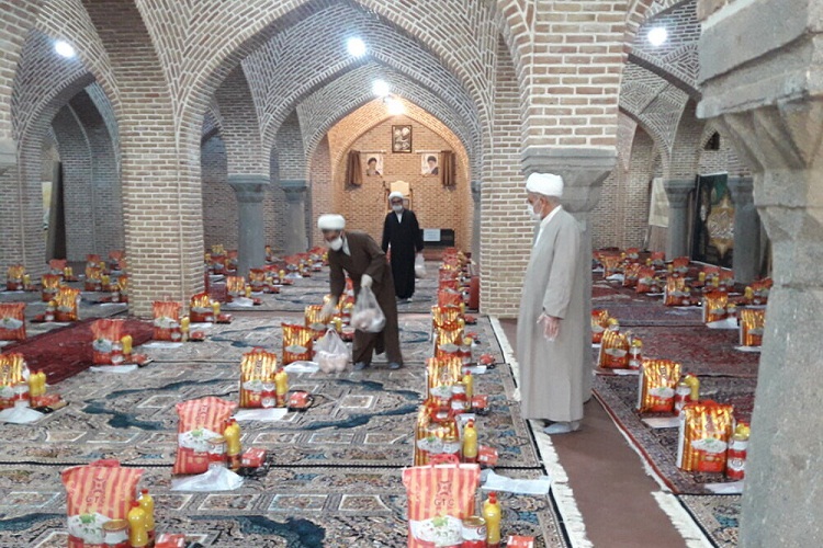 عکس | توزیع ۲۵۰ سبد غذایی در تبریز