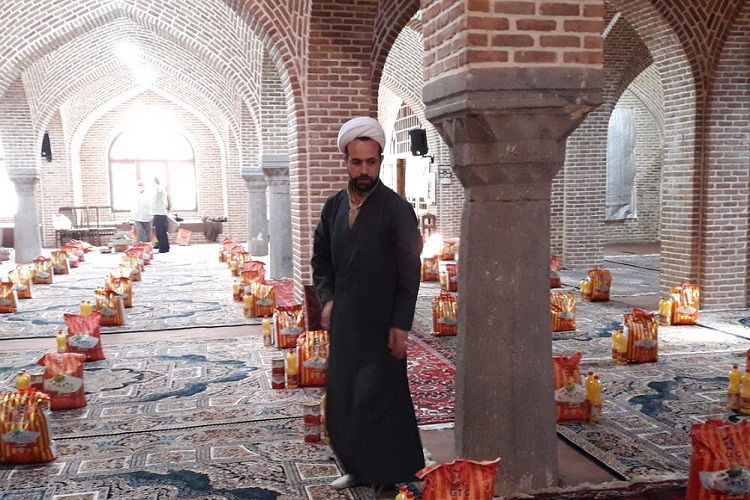 عکس | توزیع ۲۵۰ سبد غذایی در تبریز
