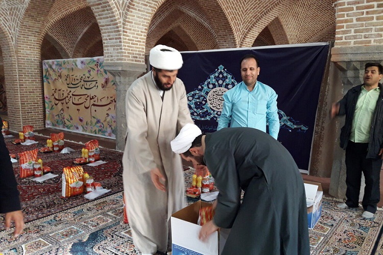 عکس | توزیع ۲۵۰ سبد غذایی در تبریز