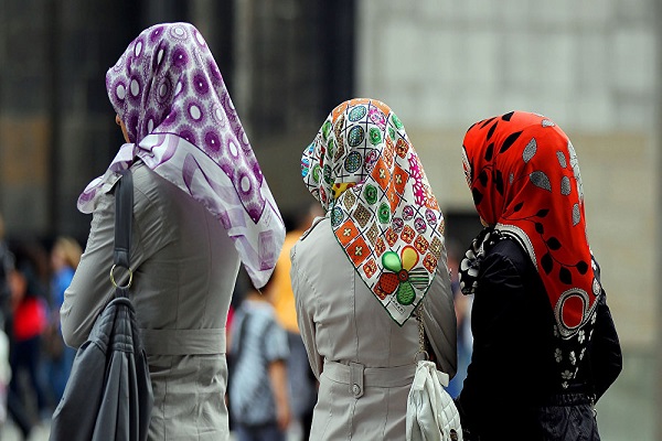 تأثیر پوشش زنان مسلمان و یهودی بر بازار پوشاک اروپا