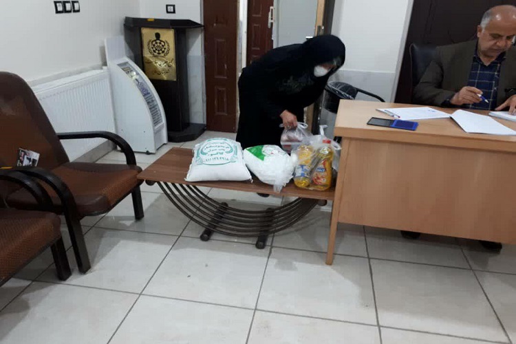 توزیع 130 بسته حمایتی در بین بیماران سرطانی ملایر توزیع 130 بسته حمایتی در بین بیماران سرطانی ملایر