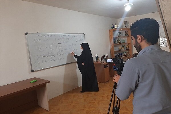 &laquo;دستانی&raquo; که یاری دهنده دانش آموزان بی بضاعت است