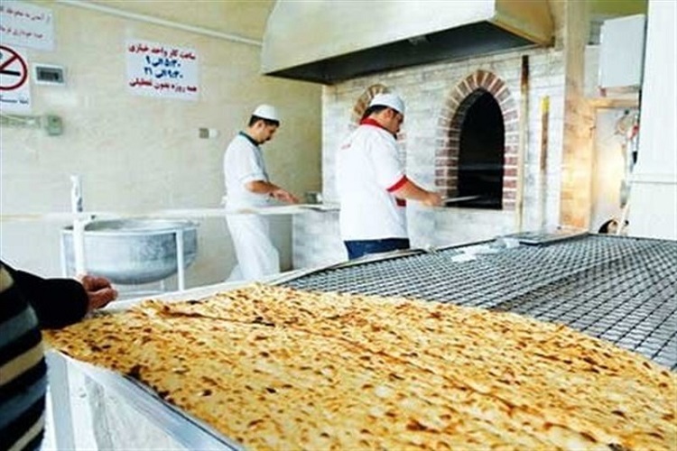 توزیع نان نذری در محمدشهرکرج